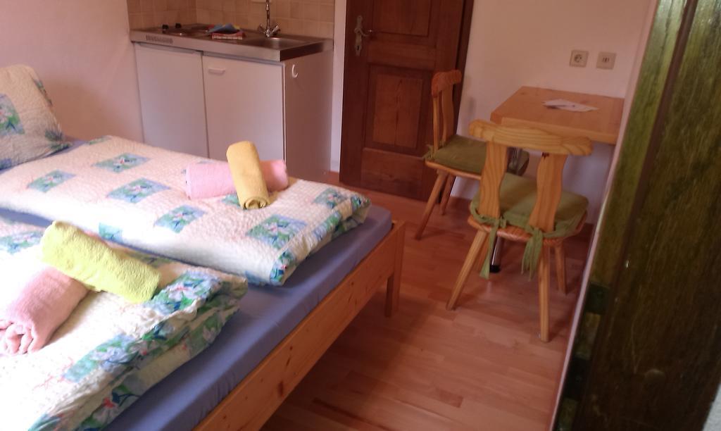Fichtenblockhütte Sonnenalpe Nassfeld Kamer foto