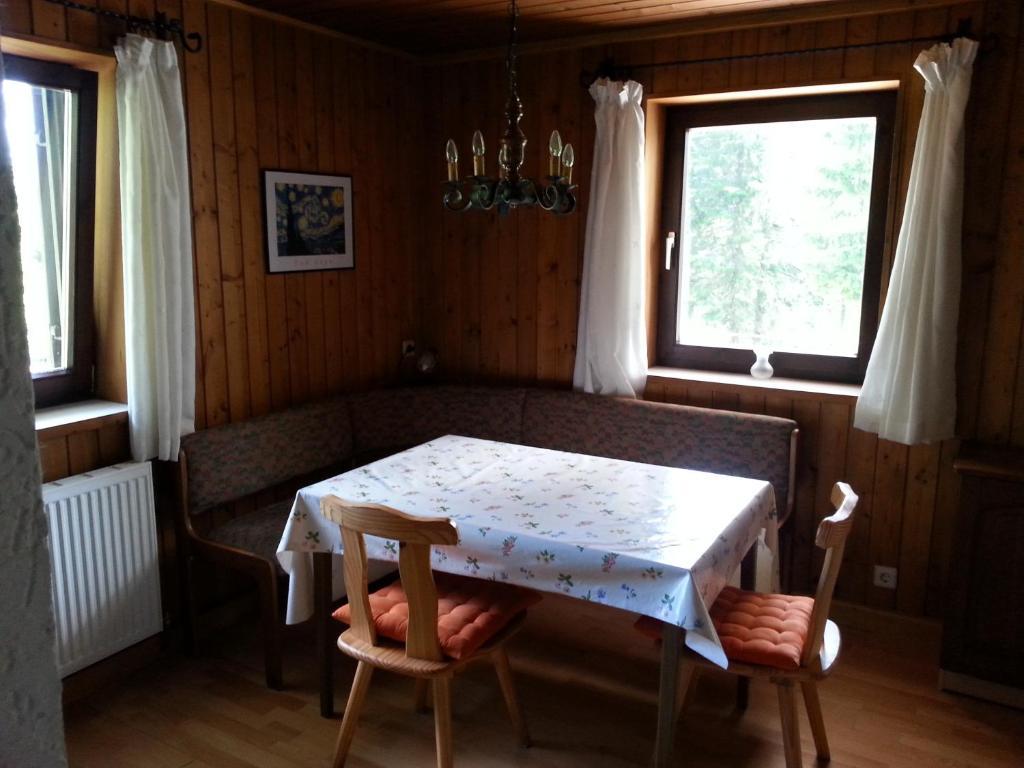 Fichtenblockhütte Sonnenalpe Nassfeld Kamer foto
